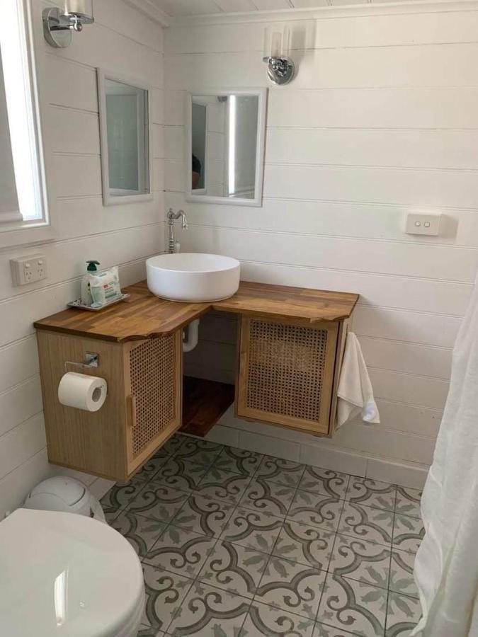 The Wandering Duck - Heritage Tiny House Strahan Eksteriør billede