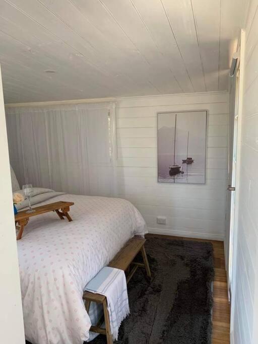 The Wandering Duck - Heritage Tiny House Strahan Eksteriør billede