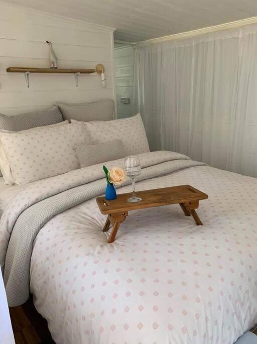 The Wandering Duck - Heritage Tiny House Strahan Eksteriør billede
